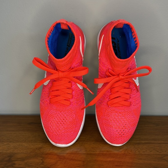 NIKE LunarEpic Flyknit Running Shoe - Picture 6 of 15